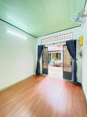 Nhà nguyên căn giá rẻ cực rộng