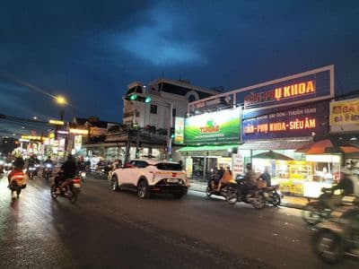 căn góc cực đắc địa còn xót lại trên con đường sầm uất