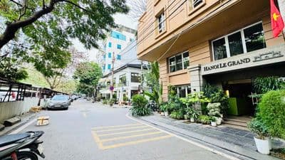 Tòa nhà 6 tầng thang máy Đầm Trấu, Hai Bà Trưng - 50m - Ô tô đỗ cửa