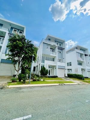 Bt đơn lập có thang máy - full nt 4 tầng - villa park q9 - gara ô tô
