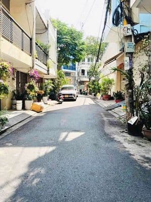 4 phòng mặt tiền đường khu bình phú