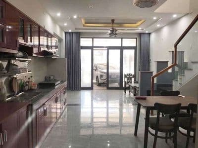 Cho thuê nhà 2 tầng đa mặn đông gần crowne plaza biển ngũ hành sơn