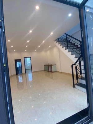 Cho thuê nhà 2 tầng K245 Âu Cơ, kiệt rộng ô tô