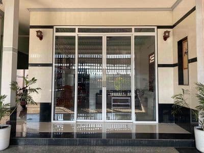Mặt tiền kinh doanh