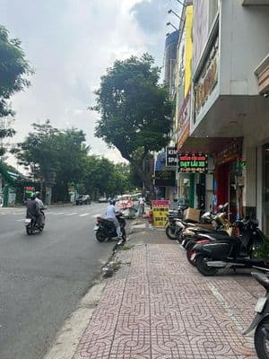 Bán nhà 55m2, 5 tầng gần Big C Long Biên, ô tô tránh