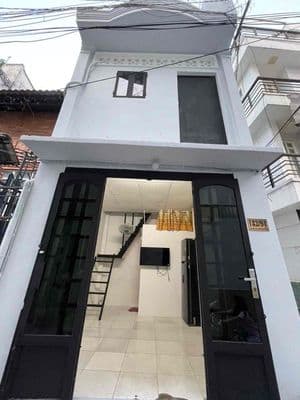 1.88TY có ngay nhà 2 tầng trung tâm ngã tư hàng xanh