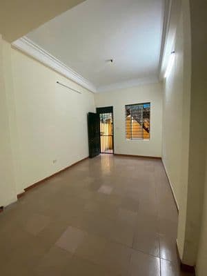 Cho thuê nhà 50m² x 3 tầng, ô tô đỗ cửa, Nguyên Hồng, Ba Đình