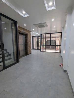 Cho thuê nhà 8 tầng có hầm, ngõ rộng, Quan Nhân
