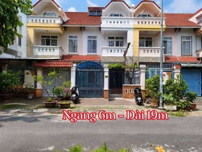 Nhà 2 lầu kdc nam long 1