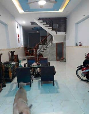 Cho Thuê nhà bà điểm dt 4x15 trệt 2 lầu tum 4pn 1 phòng thờ Hẻm 5m