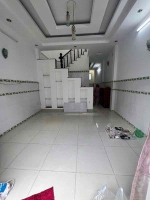 Nhà đường 15m hẻm 1979 giá 8 triệu ở liền