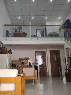 c4 gác lửng đúc Mẹ Nhu sau lưng mt gần đường