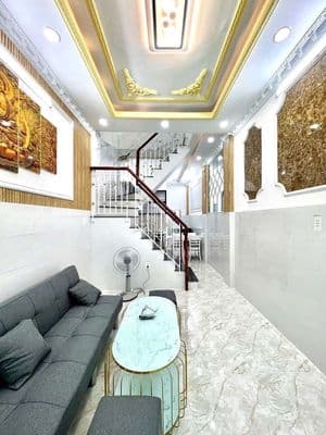 Cho thuê nhà đẹp Fhunl Nội Thất Y Hình