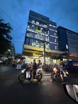 Mặt tiền 2 tháng 9 . ngay cầu rồng .