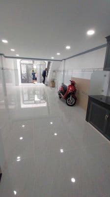 Cho thuê nhà 4 x 15m trệt lửng 2pn mới 100% gần chợ sơn kỳ