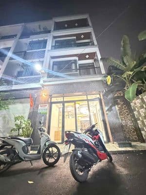 Cho thuê nhà phố 4pn 5wc - sẵn nt - hđ lâu dài