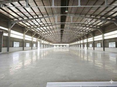 Xuoerng 18.5x70m đẹp cao ráo có pccc giá tốt