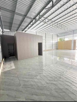 Cho thuê nhà kho đường D14 kdc Hồng Loan 6A Hướng tây nam