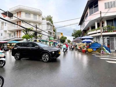 Mặt tiền tân quy - 4 tầng - chỉ hơn 9 tỷ