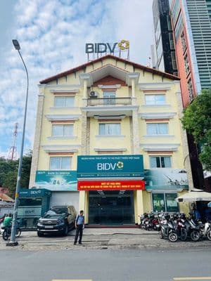 Ngang 12m ngay phan xích long-kc: 12x22m,hầm 4l có tm, pccc-gía: 140tr