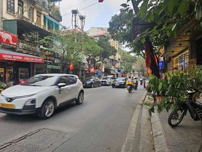 Chính chủ cho thuê nhà mặt phố Thụy Khuê 30m x 6 tầng giá rẻ