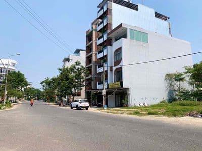 Cho thuê cặp đất 200m ngang 10m đ đoàn khuê khu nam việt á- giá 10tr