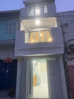 nhà hẻm xe hơi, 3 tầng, nhà mới xây, giá còn thương lượng