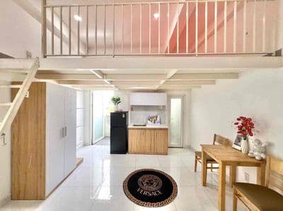 Hệ thống duplex trần cao -ban công - thang máy ngay toà nhà viettel