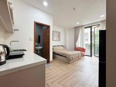 Cho thuê căn hộ studio ban công, máy giặt riêng mới 100% ngay gần UEH