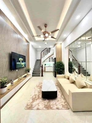 Phố Khúc Thừa Dụ, Cầu Giấy - Dt 30m2, 5 tầng, giá hơn 7 tỷ