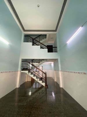 nhà 4 x 14, đúc 1 lửng , 1 lầu , 3pn , 3wc. chốt 10tr/ tháng
