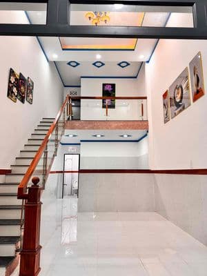 Bán nhà SC gác lửng nhà mới thổ cư 100% dt 4×14 nhà gồm 2pn 2wc sân xe