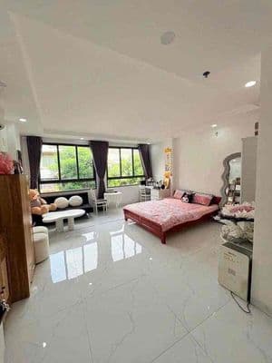 studio 40m2 Ngay Vòng Xoay Dân Chủ Cửa Sổ Trời Siêu To