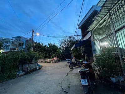 Hẻm xe hơi thông - ngay vinhomes q9 - giá 3 tỷ 5 - nhà đẹp 54m2