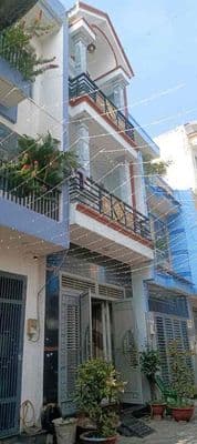 Nhà bán chính chủ dt 4×15 (60m2) đúc ba tấm suốt .,hai lầu 4 phòng .đủ