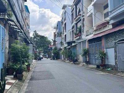 Nhà ngay khu Căn Cứ K26 - DT:60m2 - Đường 8m thông 1 sẹc