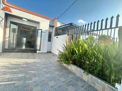 Nhà siêu rẻ 1ty3xx đức hoà đông gần kcn