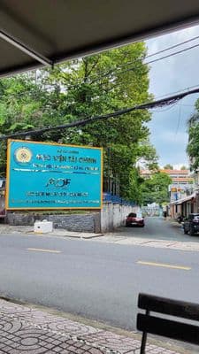 cho thuê nhà mặt tiền 385 đối diện học viện tài chính