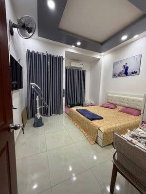 Nhà đẹp 4 tâng - gara ô tô, dọn vào ở ngay - giá 4 tỷ