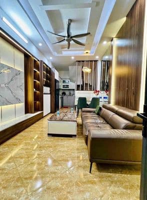 Trần Duy Hưng - Cầu Giấy - Dt 34m2 x 5 tầng mt3,5m - hơn 7 tỷ