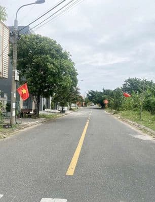 Nhà 3 tầng cao cấp