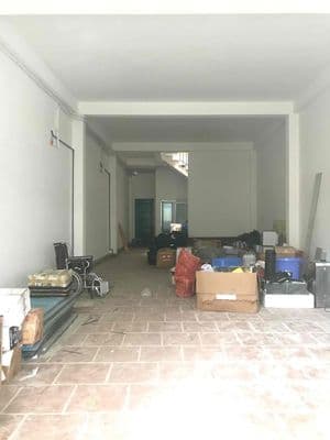 Mặt tiền nguyễn văn linh . ngay cầu rồng