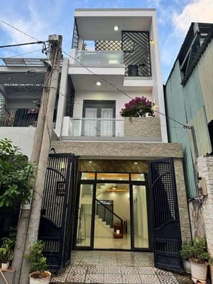 Nhà mới- 3 tầng-3pn- Chỉ 10 Triệu