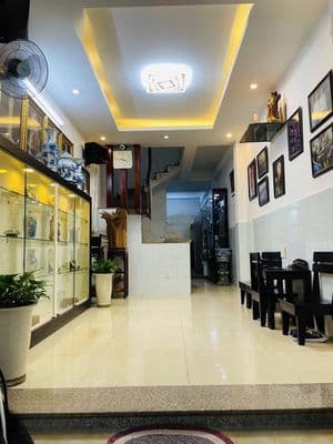 Cho Thuê Nhà Phú Nhuận – Hẻm Xe Hơi, 4 Phòng Ngủ, Giá 20 Triệu