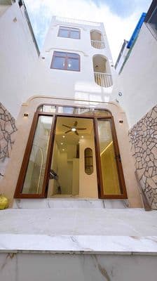Nhà mới 4 tầng 2p3wc