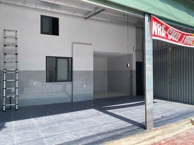 Nhà mới 100% ! nhà mặt tiền, có thể ở gia đình + kinh doanh tự do