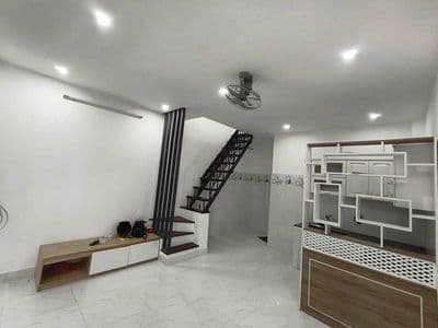 chỉ nhỉnh 2tỷ có ngay nhà trung tâm hải châu