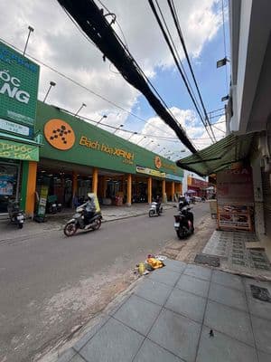 Nhà Mặt Tiền Chợ - Bên Hông Đại Học Công Thương - Ngay Lê Trọng Tấn