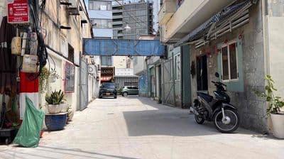 hẻm 8 Hồ Hảo Hớn - xe tải đỗ cổng (hẻm sáng - sạch - sang)