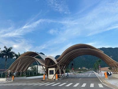 Bán đất ont 3 mặt tiền ngay kdl văn hóa nghỉ dưỡng vn-lạc thủy